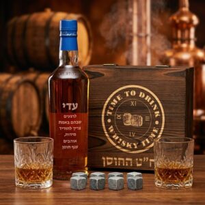 מארז וויסקי משובח, קופסת עץ וכוסות קריסטל עם חריטה אישית