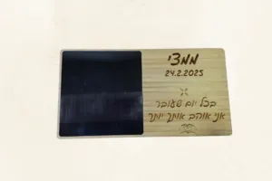 מטען אלחוטי מהיר מבמבוק איכותי, בשילוב משטח חימום לקפה עם חריטה אישית