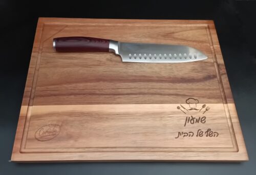 בוצ'ר איכותי מעץ עם סכין סנטוקו מקצועית - 30 ס"מ וחריטה אישית photo review
